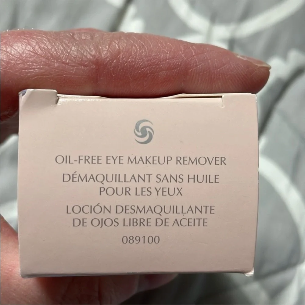 New in box Mary Kay oil-free eye makeup remover